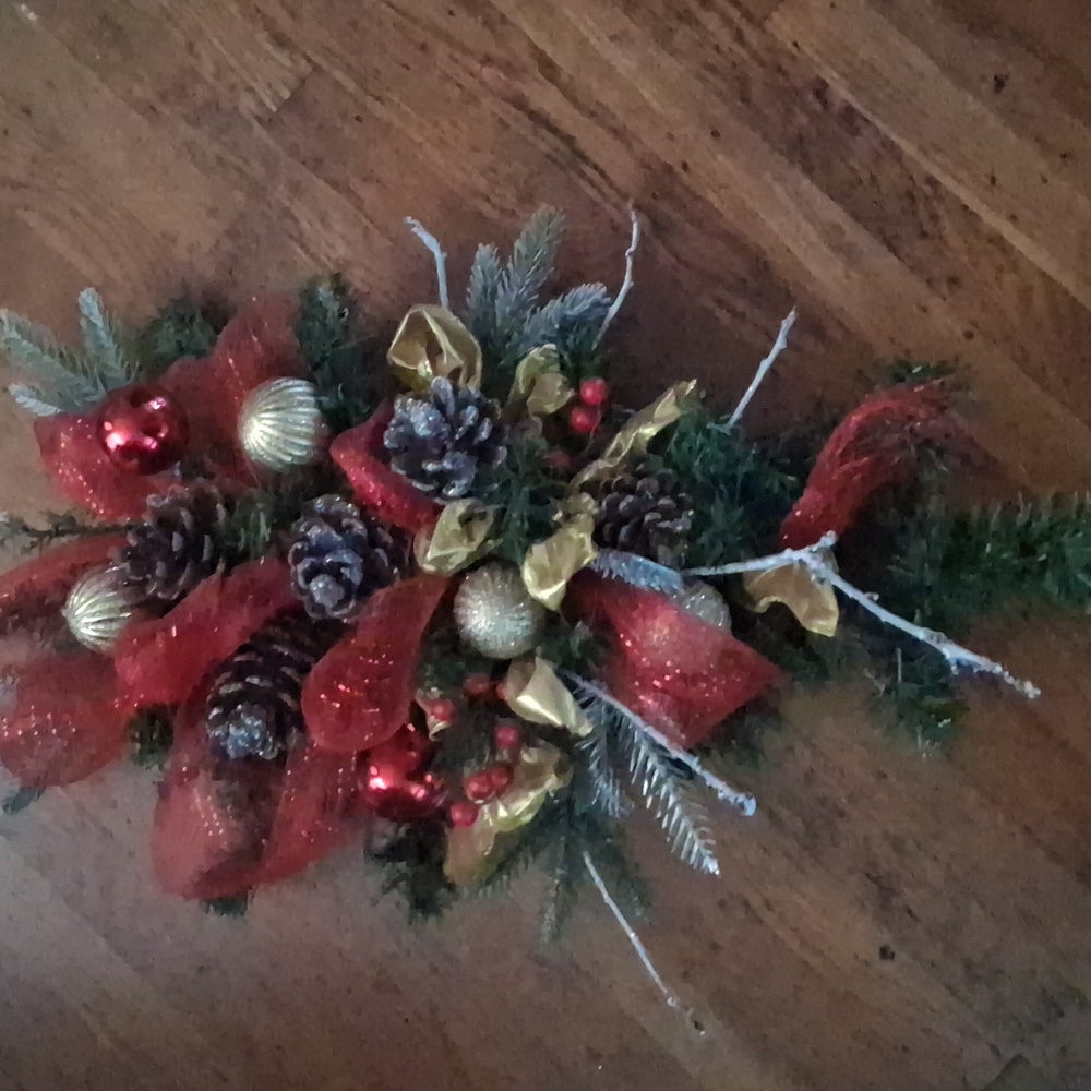 Christmas Swag 31" X 18"